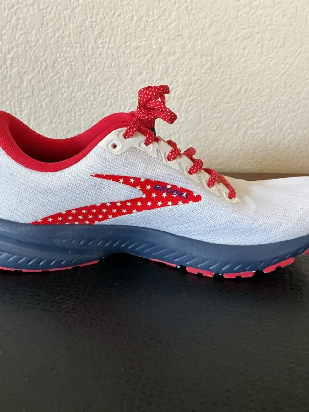 Brooks Women Launch 7 USA Stars And Stripes Running Shoe 1203221D66 Size 6.5